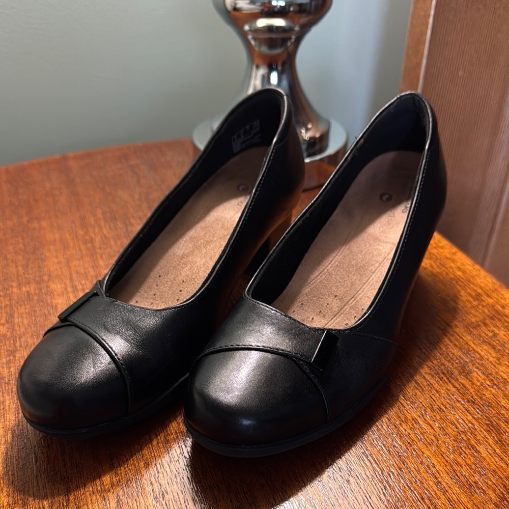 Clarks Black Women's Heels with Bow Detail